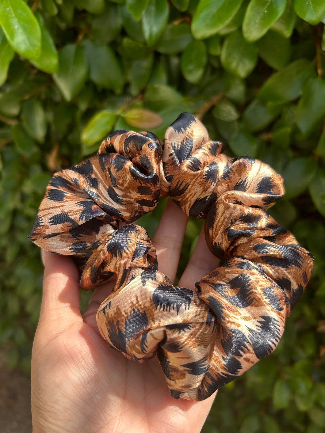 Satin Scrunchie Leopard